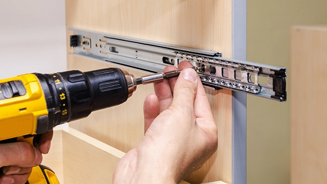 Adjusting a window slider.